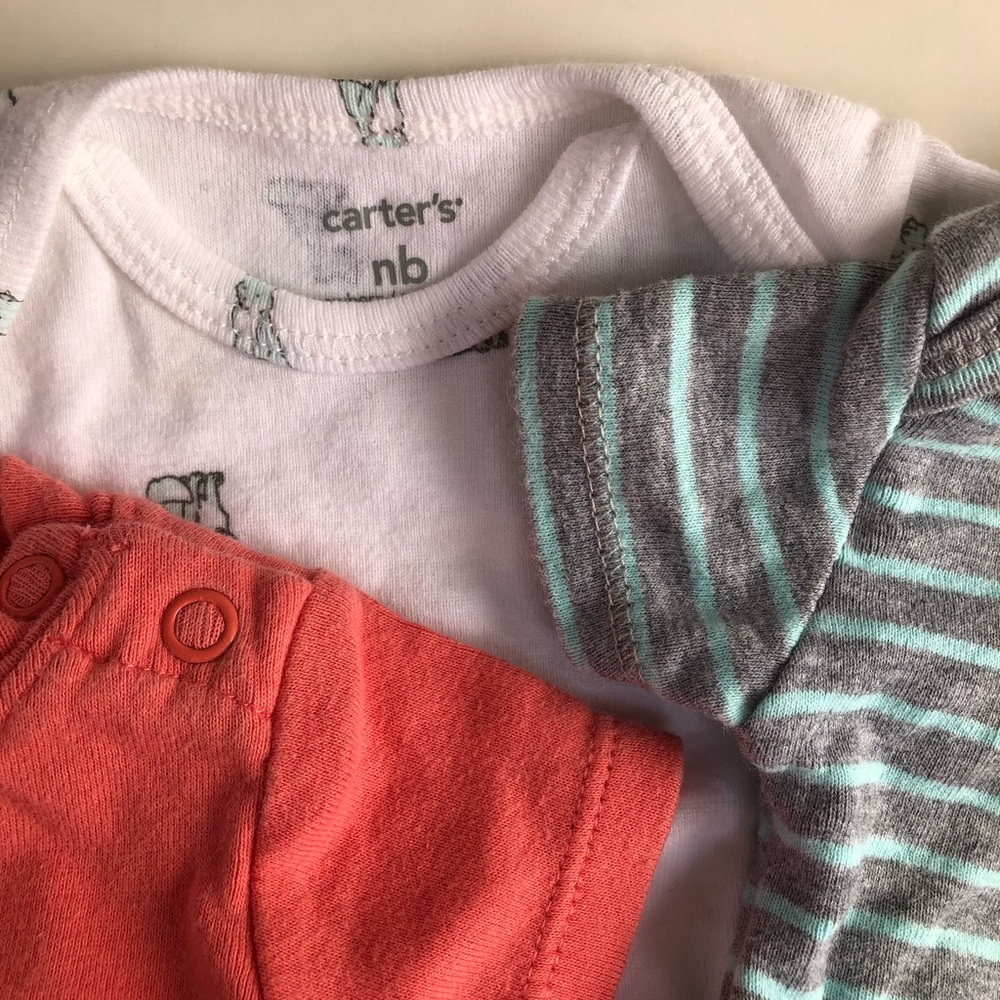 Carter’s newborn short sleeve onesie bundle